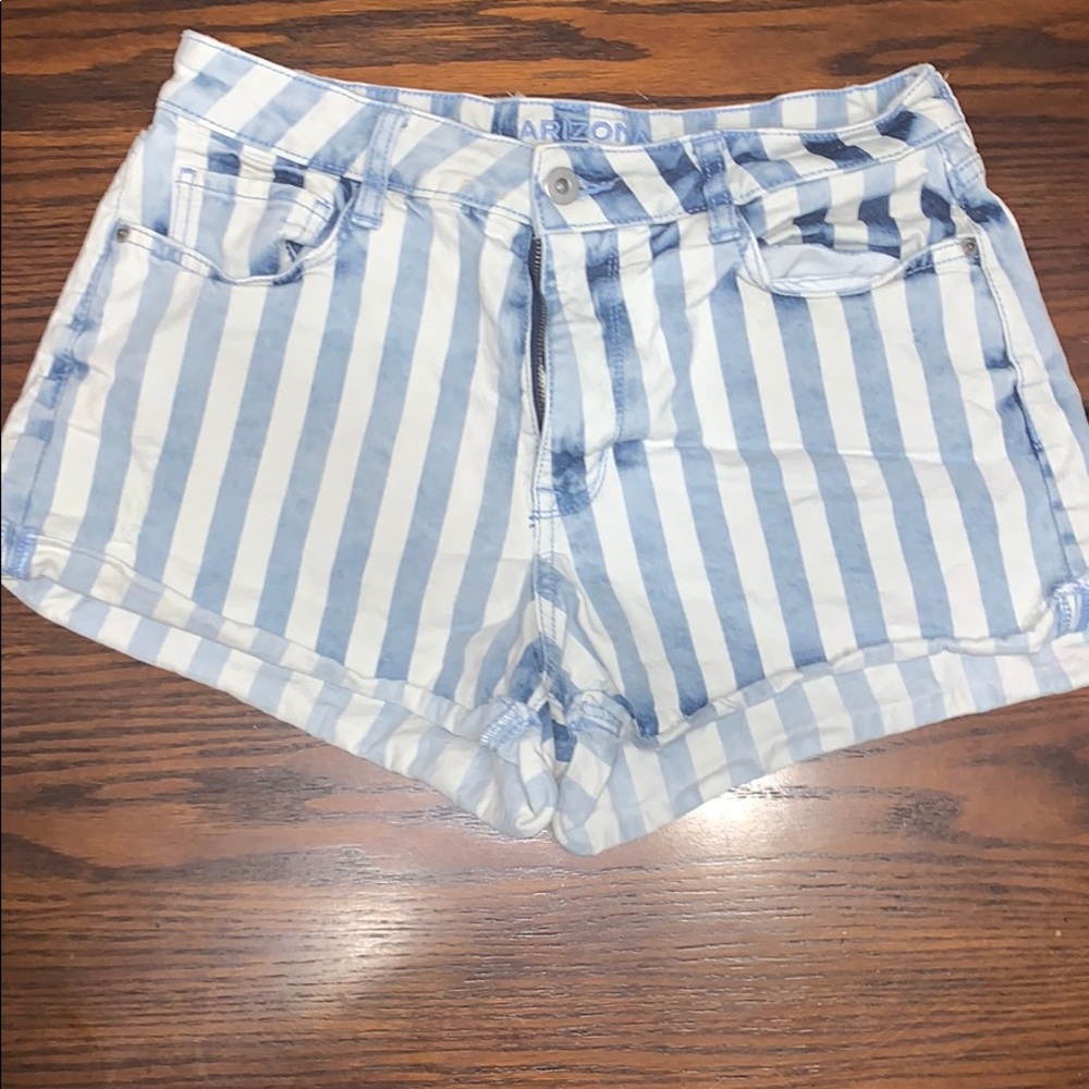 Juniors Arizona Shorts